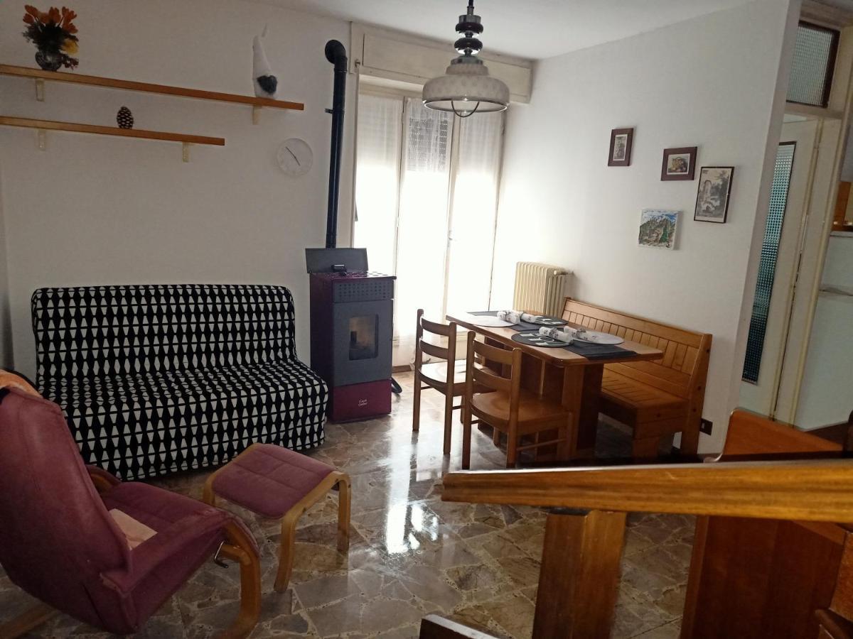 Nonno Meo Apartment Bellano Bagian luar foto